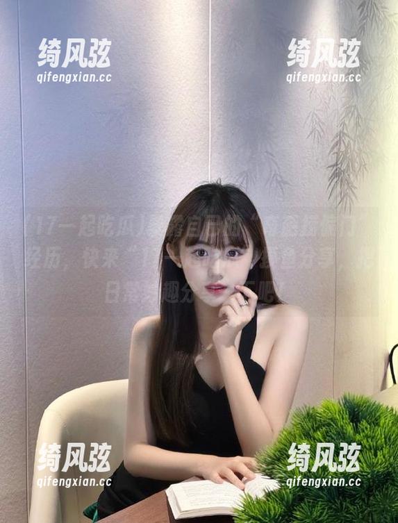 暴露自己的“奇葩捞偏门”经历，快来“17一起吃瓜”摸鱼分享，把日常妙趣分享一下吧！