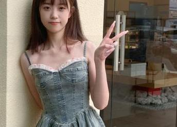 51吃瓜苹果版：真的有人在这“在线”吃瓜吗？我开始怀疑了…