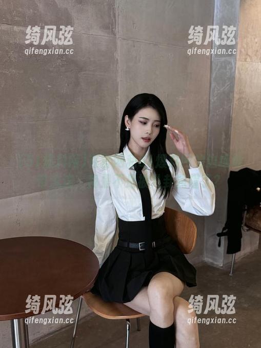 51爆料网 在官网和51爆料网的边缘地带流连,我是不是被八卦照耀了?