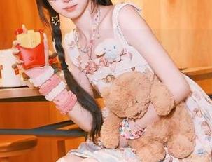我在“www.51cg1.com”网站上待了太久，感觉有点超维空间的迷幻！