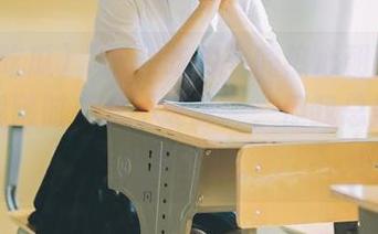 “五一吃瓜”的热心朝阳群众，教我随时“永不迷路”，但我总是掉入八卦黑洞。
