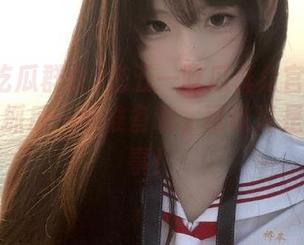 进五一吃瓜群众官网在线，一手抓瓜一手准备吃，可以说是瓜田乐事！