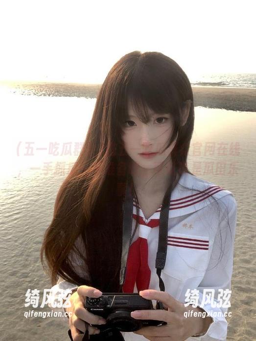 进五一吃瓜群众官网在线，一手抓瓜一手准备吃，可以说是瓜田乐事！