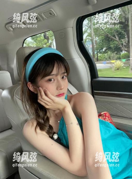 从入口进入免费吃瓜网，脑袋里被瓜啊瓜啊塞得满满的！