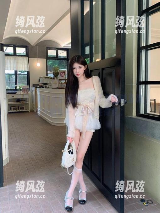 八哥黑料，永不迷路的鱼塘，潜水的每一秒都像在做梦。