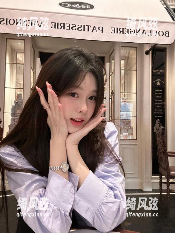 进入“吃瓜免费网站”，就像在隐秘的包间里面看一场边缘戏。