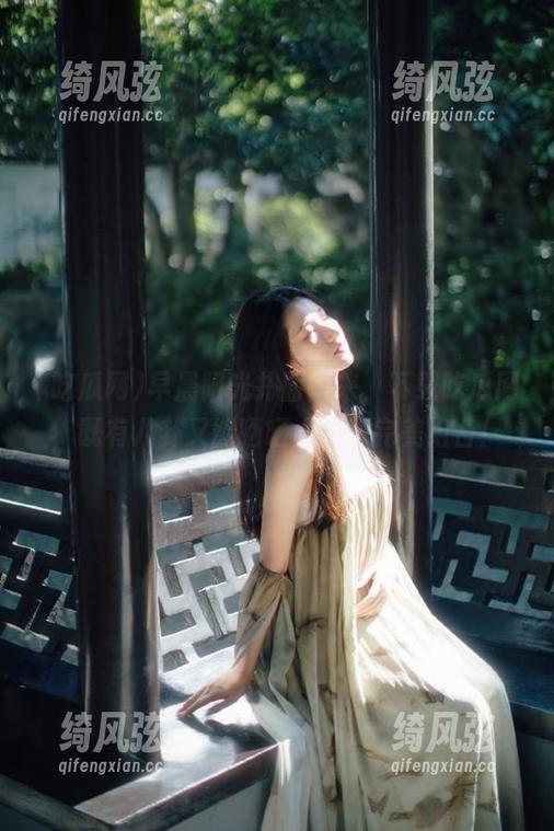 早晨阳光扑面而来，下载吃瓜网，既有八卦又能晒晒太阳，完美组合！
