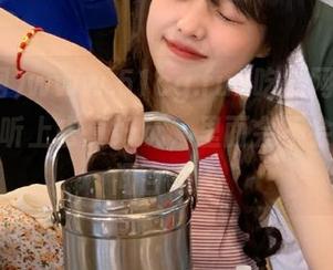 www.51cg.fun吃瓜网app，这名字听上去真好玩，里面会不会藏着人间百态？