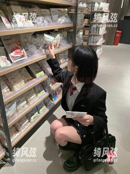泡泡吃瓜网址视频秀：看完我忍不住想发个小朋友圈！