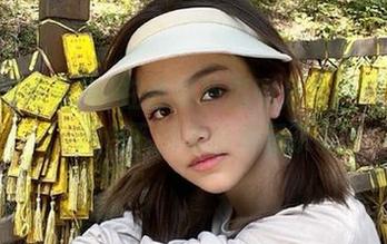在我要吃瓜网分享校园八卦，月色下的爱情真复杂。