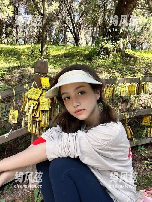 在我要吃瓜网分享校园八卦，月色下的爱情真复杂。
