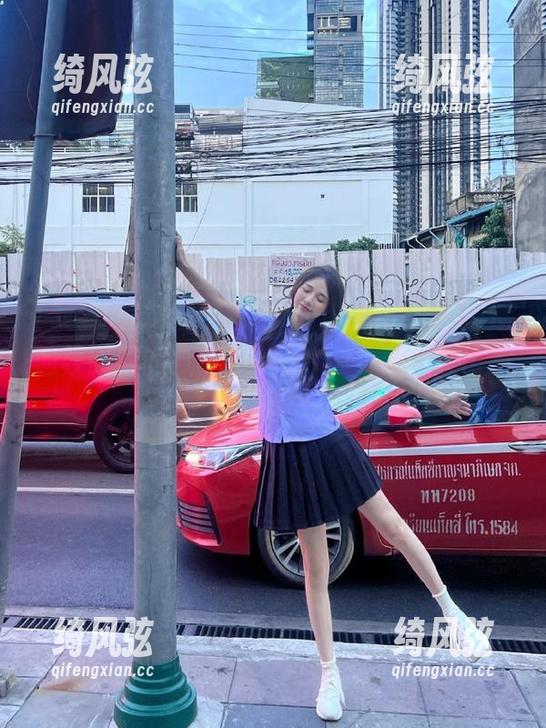 “我要吃瓜网”：你不知道的校园趣事都在这款app里等着你，偷偷看着就好～