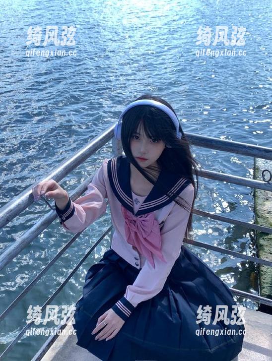 嘻嘻，下载“51黑料不打烊”，让八卦随时随地陪你入睡。