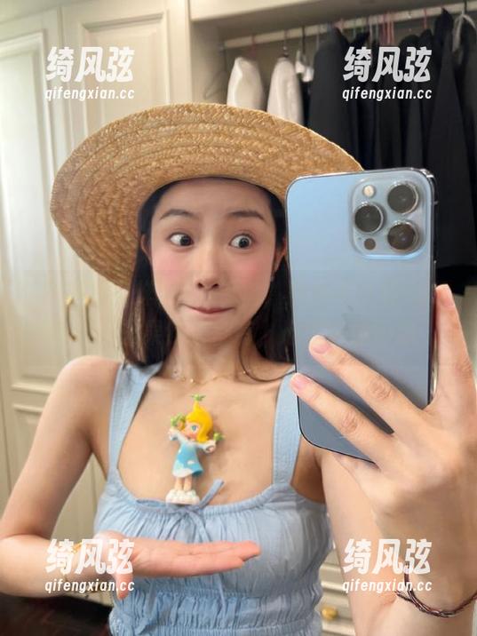 动动手指，黑料不打烊zztt35app里果然啥都有，心里开始得意…