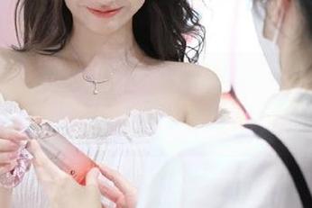 观看黑料正能量不打烊，2025的剧情反转又陡又离谱！