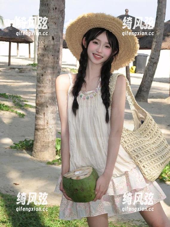 每个晚上都要上线，“黑料社在线”的调皮文案疯狂暗示，绝对料掉你的下巴！