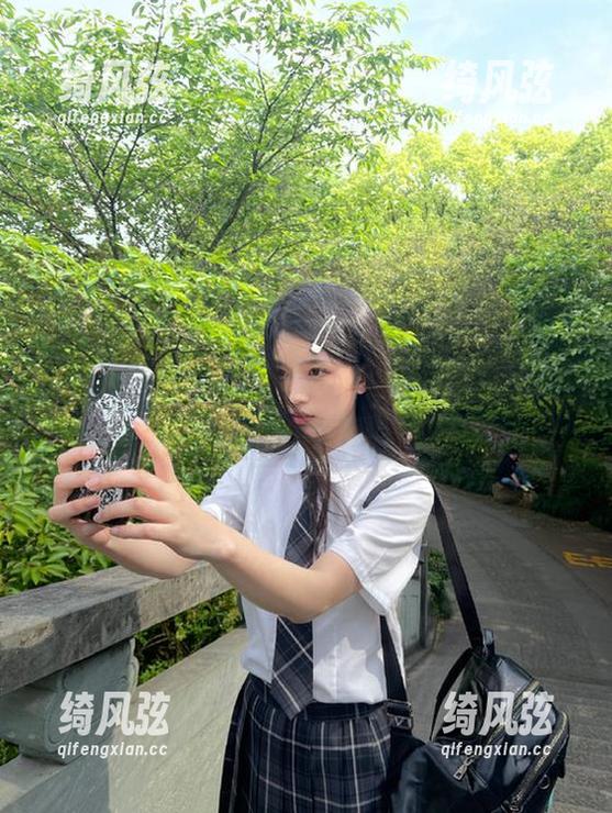 在黑料网在线，分享我的‘你的瓜我吃’时刻！