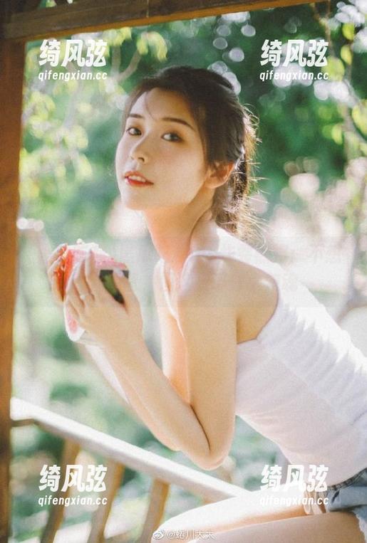 黑瓜吃料ios炸裂热搜：不想暴露痴迷，但这瓜碎片太勾魂